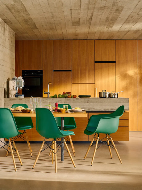 Eames Plastic Armchair DAW, ahorntræ fra Vitra - 2 - Jacobsen Plus