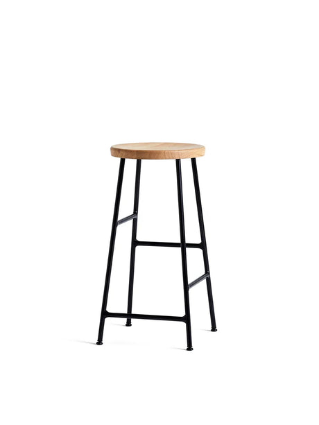 Cornet Barstol fra Hay - Low / Oiled oak / Soft black powder coated steel - Jacobsen Plus