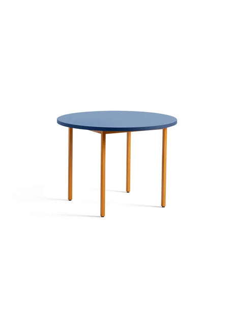 Two-Colour Spisebord Ø105 fra Hay - Blue / Ochre - Jacobsen Plus