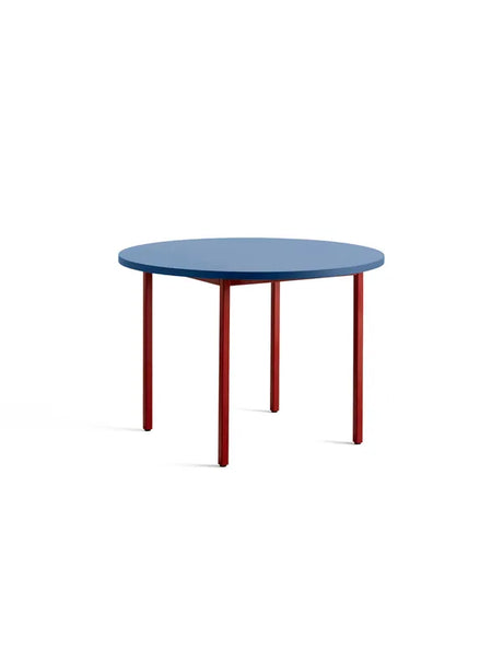 Two-Colour Spisebord Ø105 fra Hay - Blue / Maroon red - Jacobsen Plus
