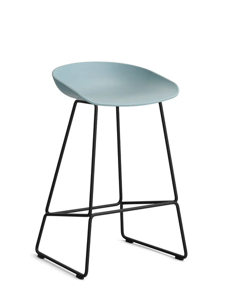 About a Stool AAS38 fra Hay - Lav - B 47 x D 45 x H 65-76 cm / Dusty blue / Sort pulverlakeret stål - Jacobsen Plus