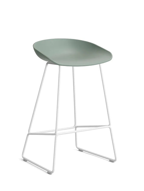 About a Stool AAS38 fra Hay - Lav - B 47 x D 45 x H 65-76 cm / Fall Green / Hvid pulverlakeret stål - Jacobsen Plus
