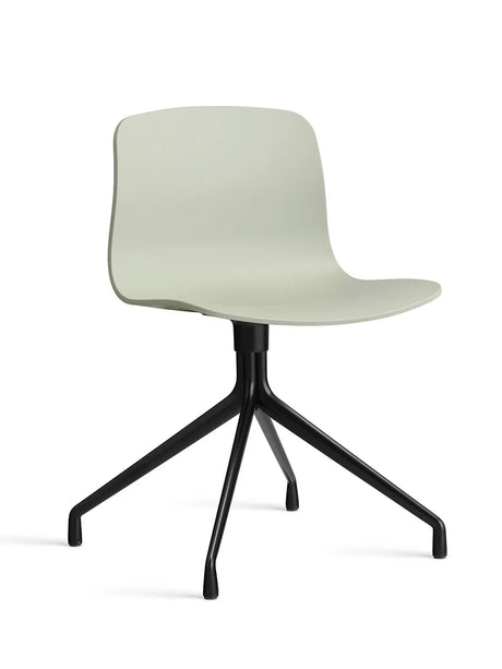 About a Chair AAC10 fra Hay - Pastel green / Sort pulverlakeret aluminum - Jacobsen Plus