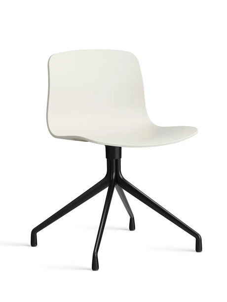 About a Chair AAC10 fra Hay - Melange Cream / Sort pulverlakeret aluminum - Jacobsen Plus