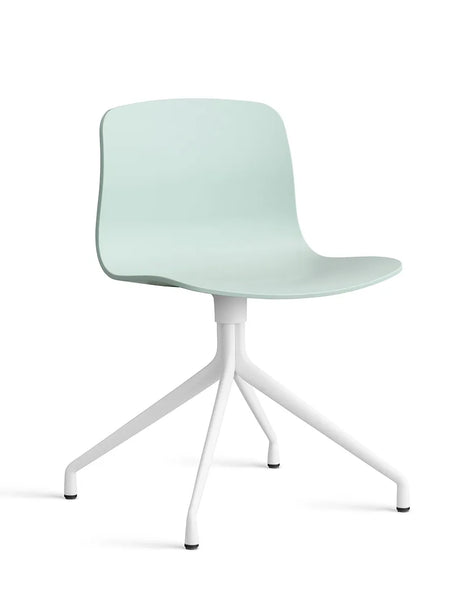 About a Chair AAC10 fra Hay - Dusty Mint / Hvid pulverlakeret aluminium - Jacobsen Plus