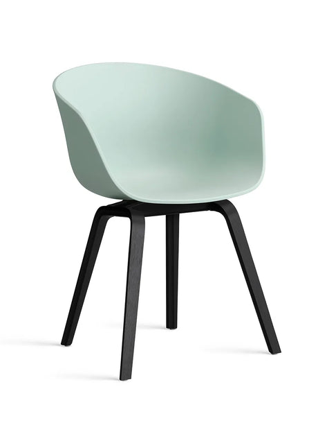 About a Chair AAC22 fra Hay - Dusty Mint / Sortbejdset eg - Jacobsen Plus