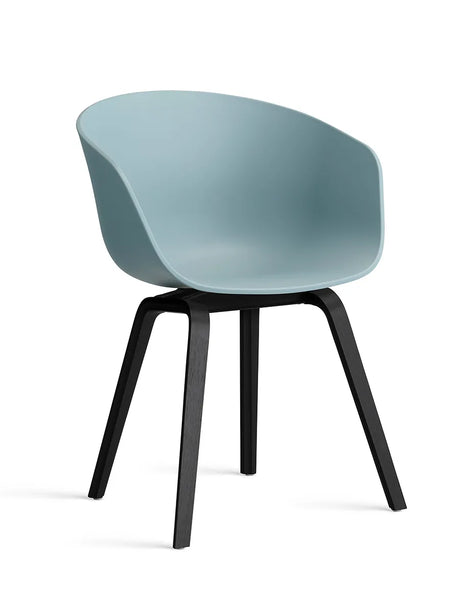 About a Chair AAC22 fra Hay - Dusty blue / Sortbejdset eg - Jacobsen Plus