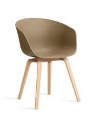 About a Chair AAC22 fra Hay