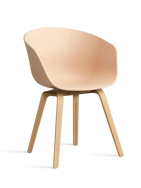 About a Chair AAC22 fra Hay - Pale Peach / Lakeret eg - Jacobsen Plus