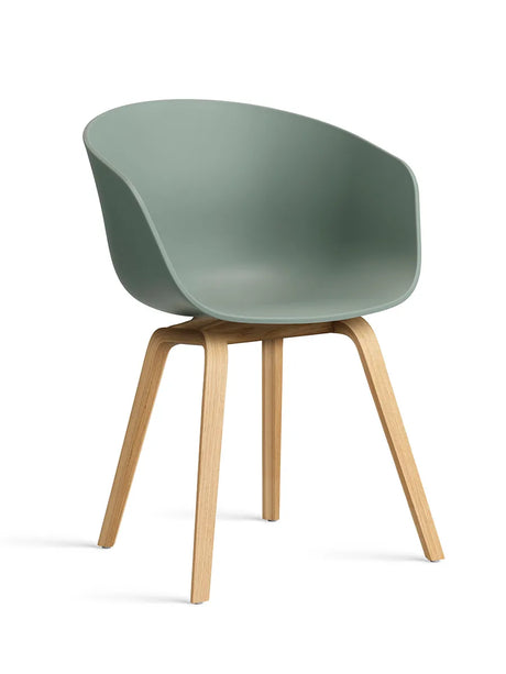 About a Chair AAC22 fra Hay - Fall Green / Lakeret eg - Jacobsen Plus