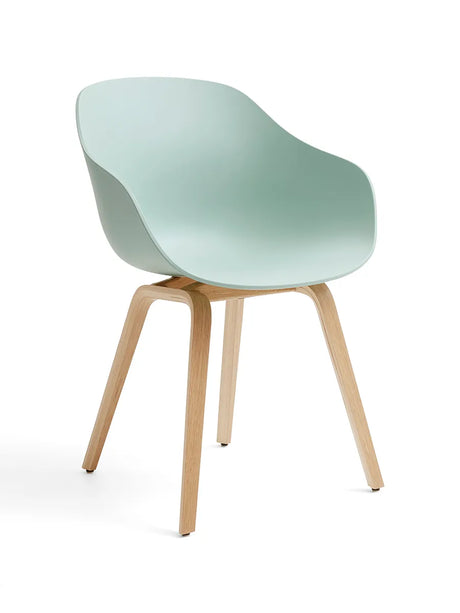 About a Chair AAC 222 fra Hay - Dusty Mint / Lakeret eg - Jacobsen Plus