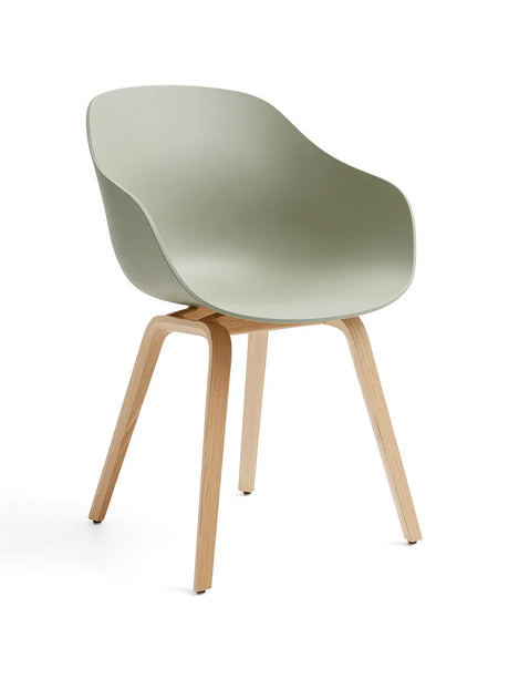 About a Chair AAC 222 fra Hay - Pastel green / Lakeret eg - Jacobsen Plus