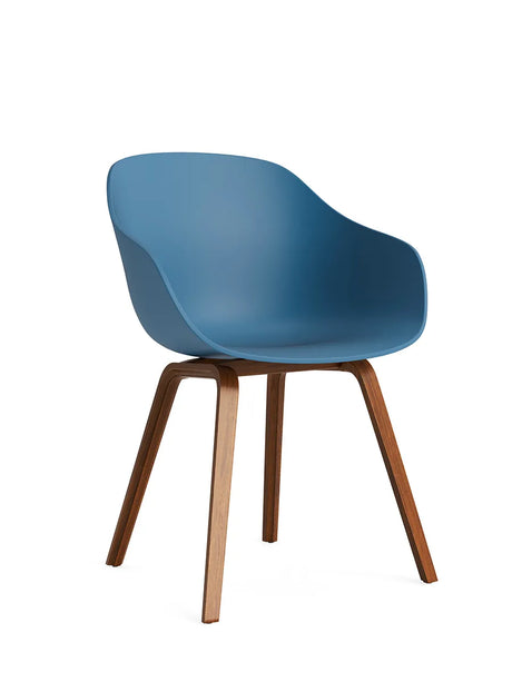 About a Chair AAC 222 fra Hay - Azure blue / Lakeret valnød - Jacobsen Plus