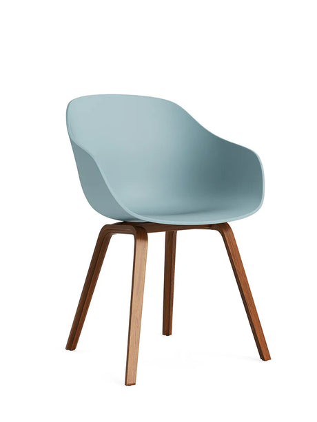 About a Chair AAC 222 fra Hay - Dusty blue / Lakeret valnød - Jacobsen Plus