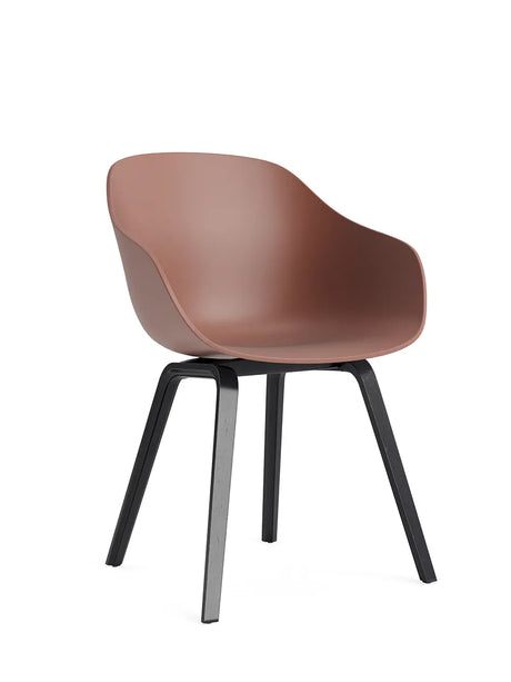 About a Chair AAC 222 fra Hay - Soft Brick / Sortlakeret eg - Jacobsen Plus