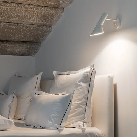 AJ Væglampe fra Louis Poulsen - 1 - Jacobsen Plus