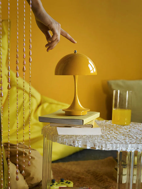 Panthella 160 Portable V3, opaque yellow af Verner Panton - 2 - Jacobsen Plus