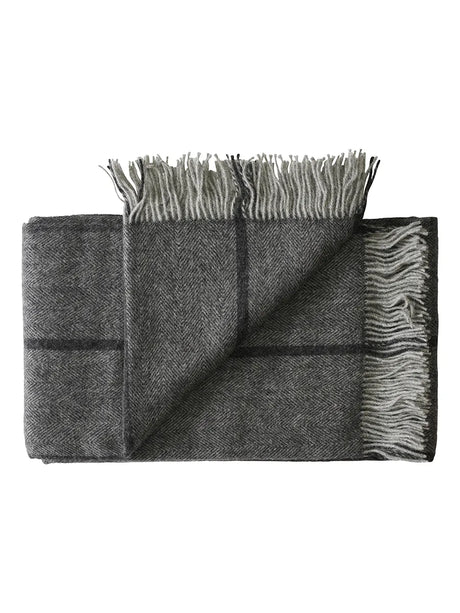 Askø Plaid, dark grey fra Silkeborg Uldspinderi - 1 - Jacobsen Plus