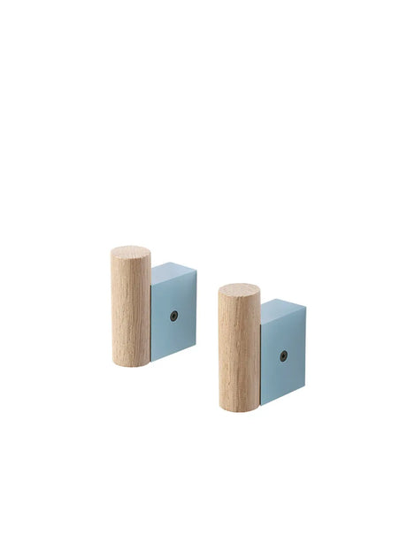 Attach Coat Hooks, 2 stk. fra Muuto - Pale blue - oak - Jacobsen Plus