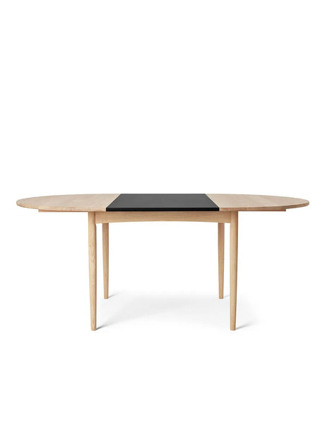 BM0121 Spisebord, sæbebehandlet eg af Børge Mogensen - Inkl. 1 Tillægsplade, sort MDF - Jacobsen Plus
