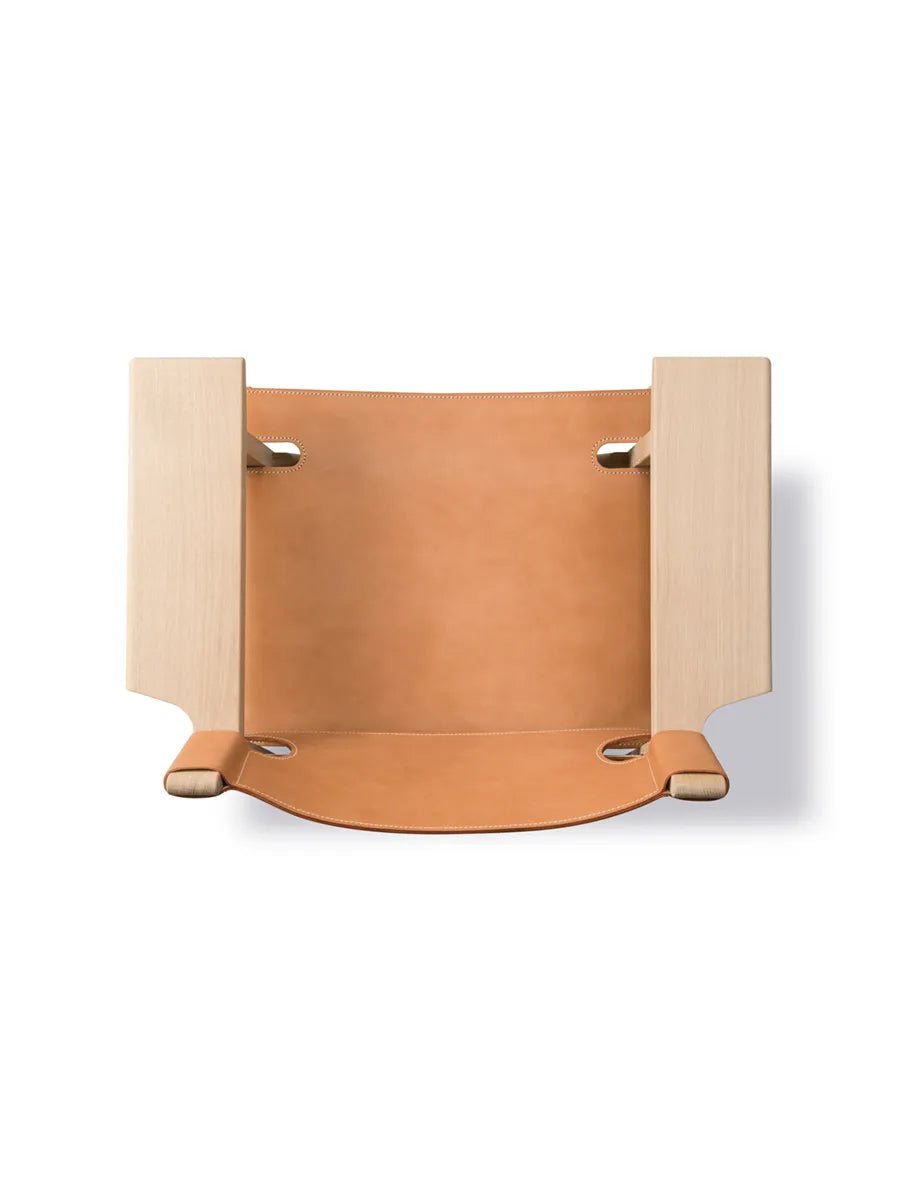 Den Spanske Stol i naturfarvet læder, eg sæbe af Børge Mogensen