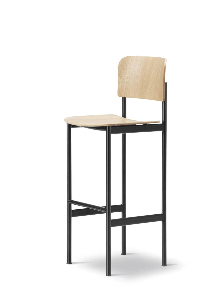 Plan Barstool, eg lak fra Fredericia Furniture - 1 - Jacobsen Plus