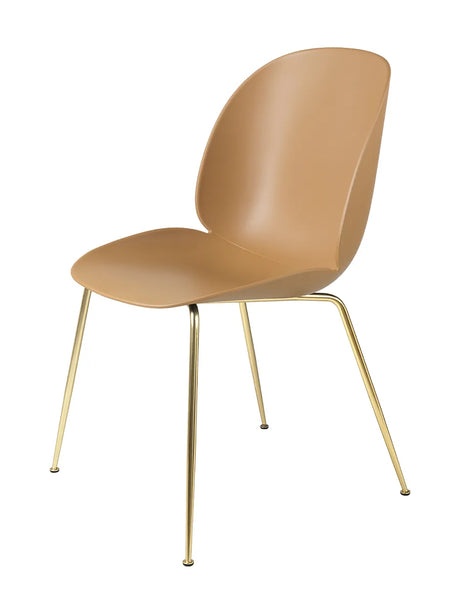 Beetle Chair, upolstret fra GUBI - Amber Brown shell / Conic base / Brass base - Jacobsen Plus