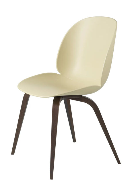 Beetle Chair, upolstret fra GUBI - Pastel Green shell / Wood base / Smoked oak base - Jacobsen Plus