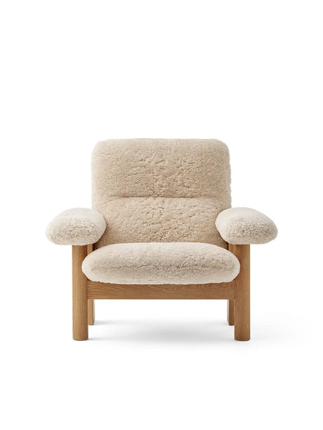 Brasilia Lounge Chair, Natural Oak Sheepskin Nature fra Audo Copenhagen - 1 - Jacobsen Plus