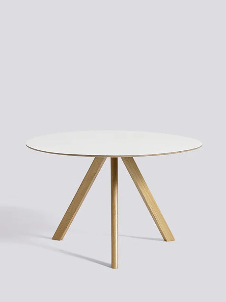 Copenhague CPH20 Bord, Ø120 cm fra Hay - Lakeret eg / Hvid laminat - Jacobsen Plus