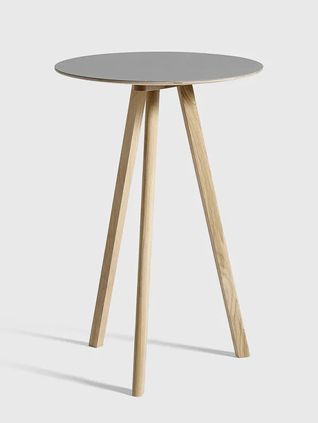 Copenhague CPH20 Bord, Ø70 cm fra Hay - Lakeret eg / Grå linoleum - Jacobsen Plus