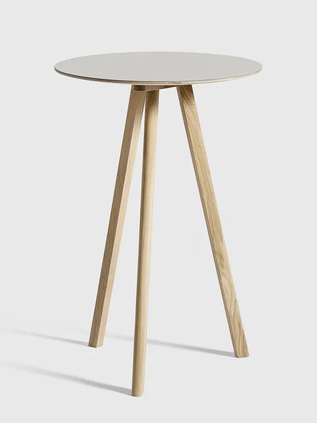 Copenhague CPH20 Bord, Ø70 cm fra Hay - Lakeret eg / Off white linoleum - Jacobsen Plus