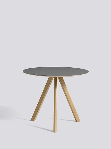 Copenhague CPH20 Bord, Ø90 cm fra Hay - Lakeret eg / Grå linoleum - Jacobsen Plus