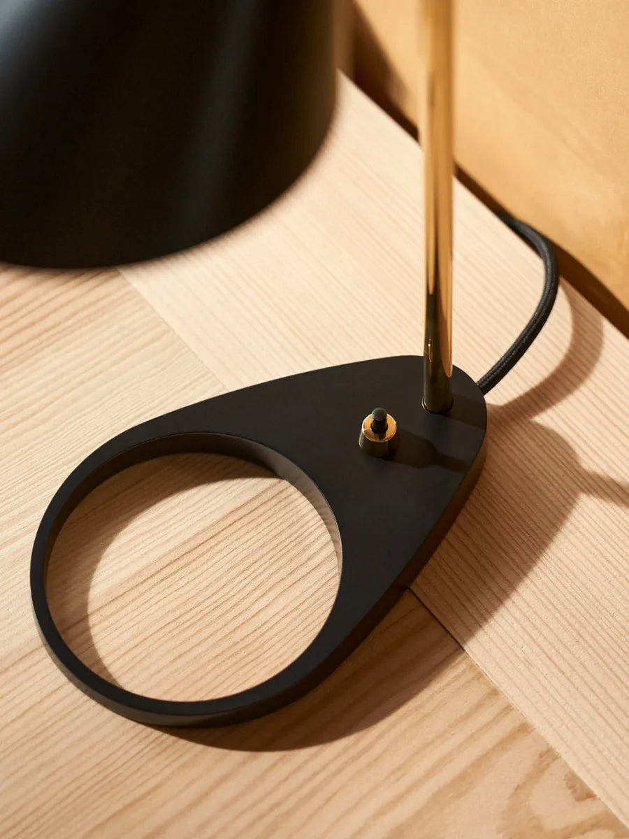AJ Mini Table Lamp, black/brass af Arne Jacobsen - 2 - Jacobsen Plus
