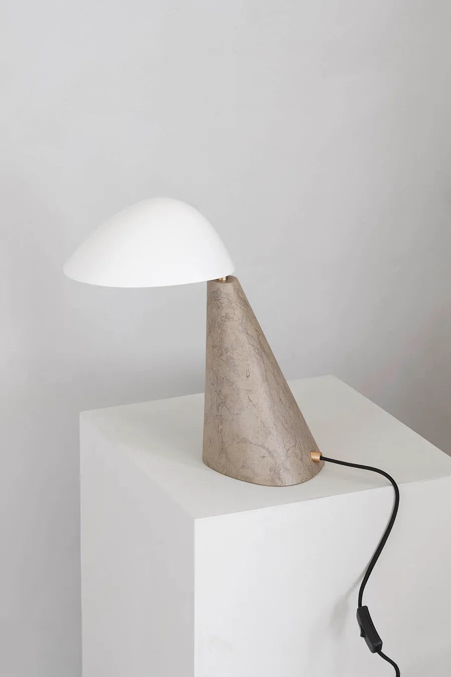 Fellow Bordlampe fra Fredericia Furniture - 7 - Jacobsen Plus