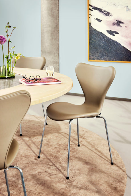 3107 Serie 7, fuldpolstret af Arne Jacobsen - 2 - Jacobsen Plus