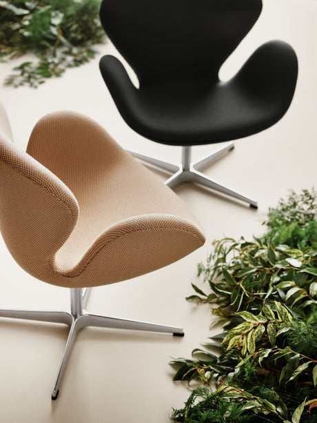 3320 Svanen i stof (prisgruppe 2) af Arne Jacobsen - 2 - Jacobsen Plus