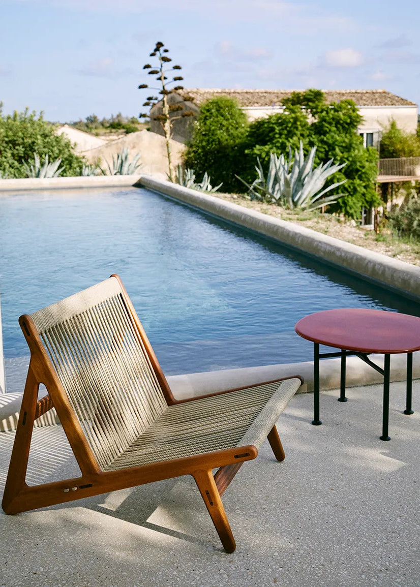 Carmel Coffee Table, rock red i 60 x 60 cm fra Gubi - 2 - Jacobsen Plus