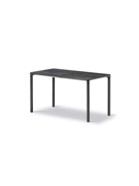Piloti Bord, sort marquina fra Fredericia Furniture - 6610: 75 x 39 x H41 cm / Sort pulverlakeret aluminium - Jacobsen Plus