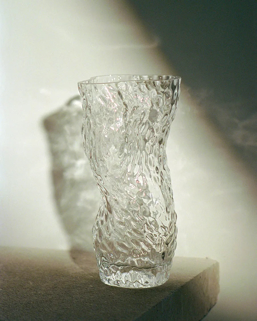 Ostrea Vase, klart glas fra Hein Studio