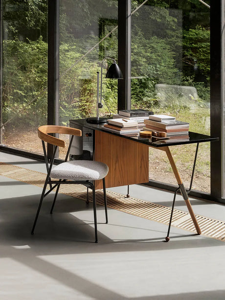 Violin Dining Chair, american walnut fra GUBI - 2 - Jacobsen Plus