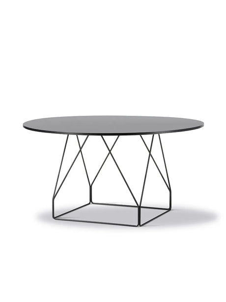 JG Table Ø140 cm fra Fredericia Furniture - Sort linoleum med sort eg kant / Sort stål - Jacobsen Plus