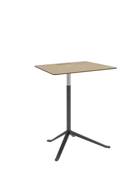 Little Friend Bord, firkantet af Kasper Salto - Eg finér / Lakeret sort / Højderegulerbart - Jacobsen Plus