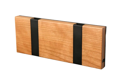 KNAX knagerække med to knager fra LoCa - Kirsebær / Sorte knager - Jacobsen Plus