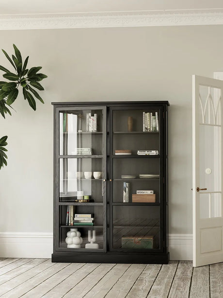 Vitrineskab N2, dark oak fra Lindebjerg Design - 2 - Jacobsen Plus