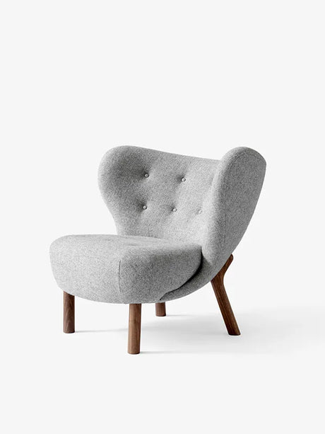 Little Petra VB1 fra &Tradition - Hallingdal 130 / Valnød - Jacobsen Plus