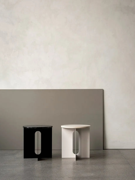 Androgyne Side Table fra Audo Copenhagen - 1 - Jacobsen Plus