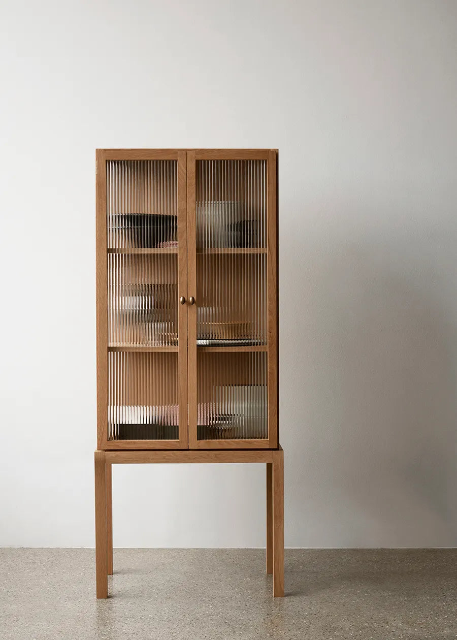 Curiosity Cabinet, high fra Audo Copenhagen - 2 - Jacobsen Plus