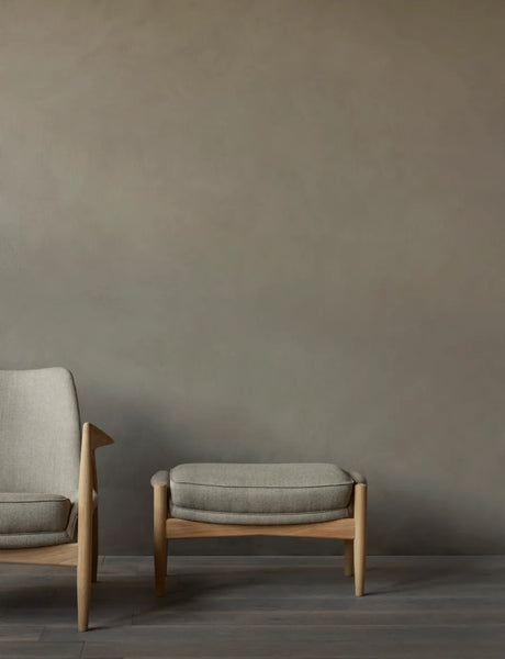 The Seal Ottoman fra Audo Copenhagen - 1 - Jacobsen Plus