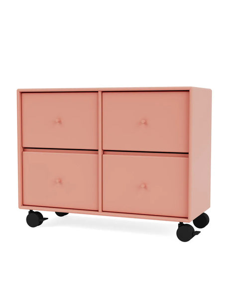 4124 kommode inkl. hjul fra Montana - Rhubarb - Jacobsen Plus